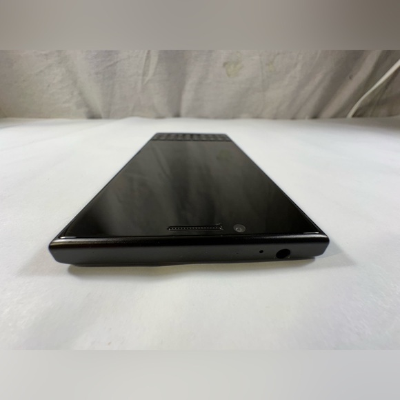 BlackBerry Key2 - Picture 4 of 6